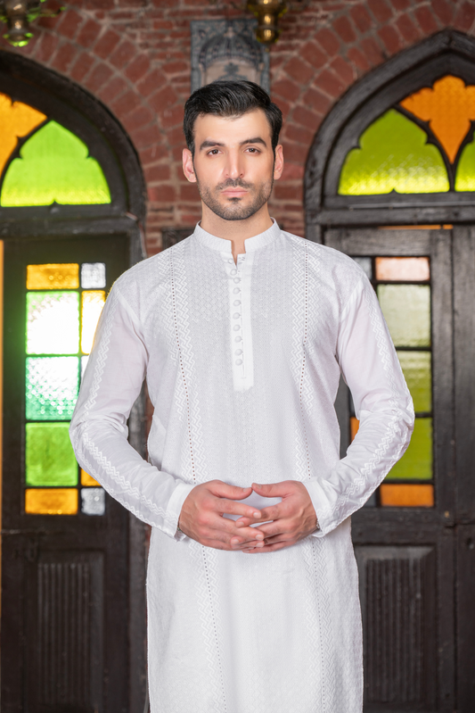 Lawn Chicken Kari White LCKW-01