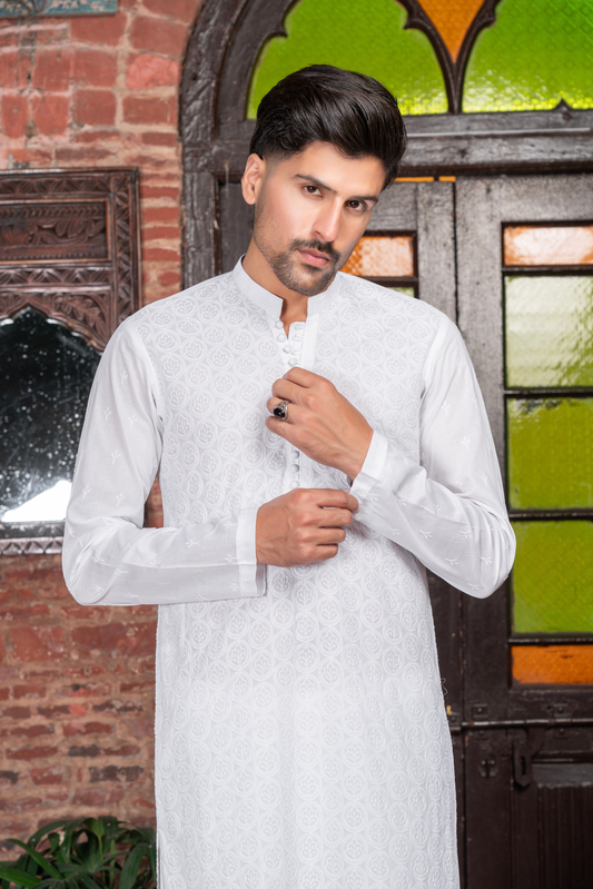 Lawn Chicken Kari White LCKW-02