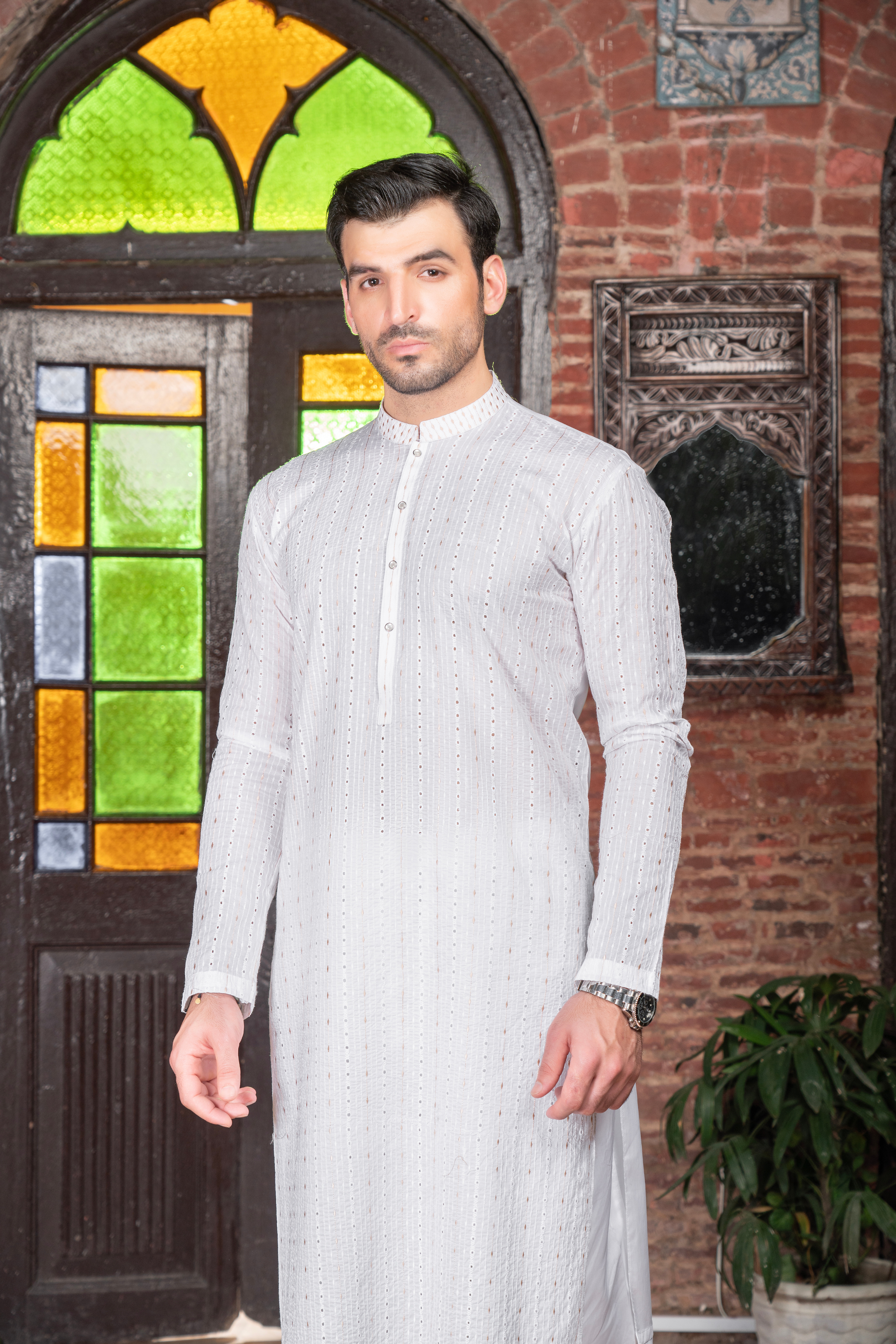 Lawn Chicken Kari White LCKW-03 Lawn Chicken Kari White LCKW-03