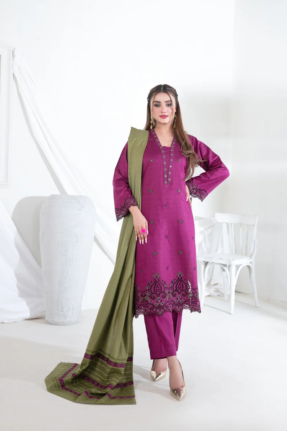D-5570 - AEERA BY TAWAKKAL SEMI STITCH