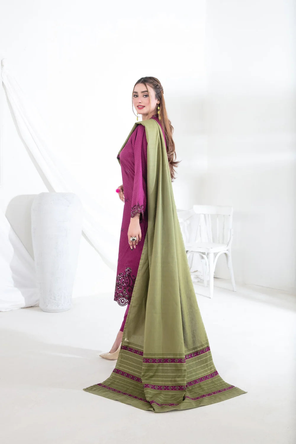 D-5570 - AEERA BY TAWAKKAL SEMI STITCH