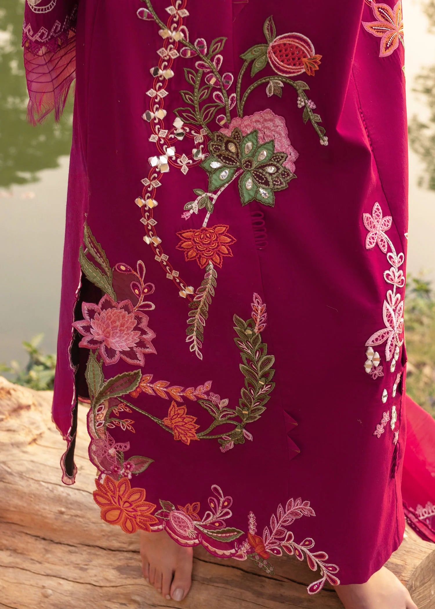 MIRROR GARDEN - D3A - Crimson