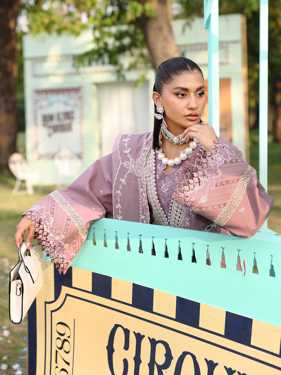 32 - B | 3 PC Luxury Lawn - BIN ILYAS