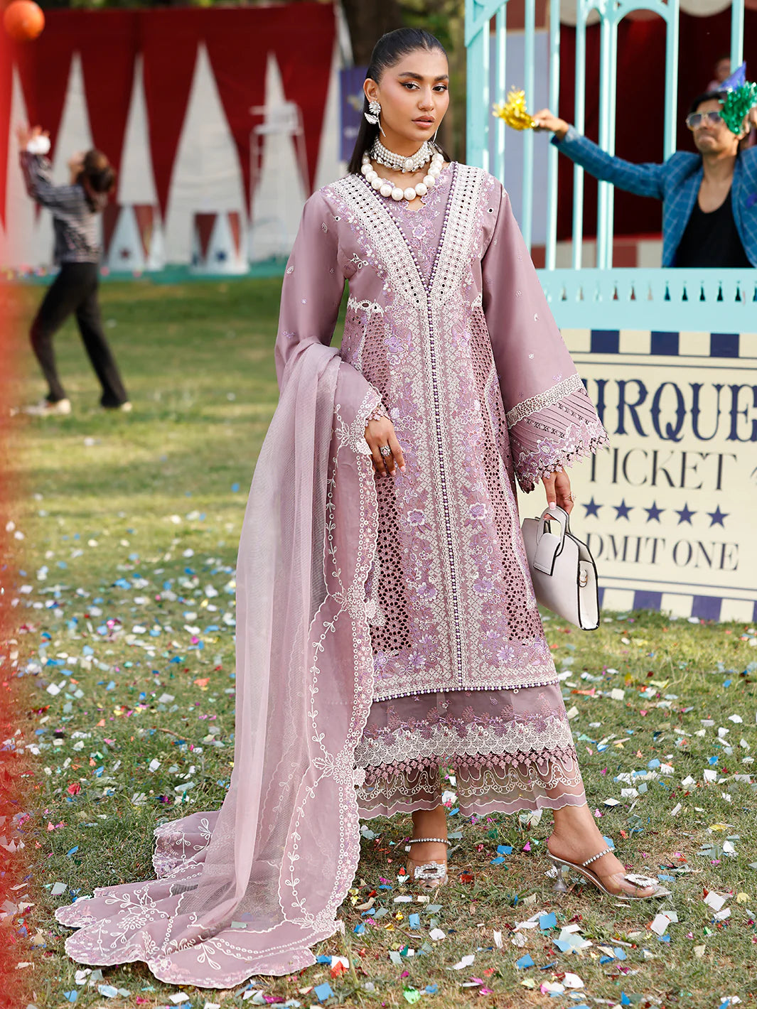 32 - B | 3 PC Luxury Lawn - BIN ILYAS