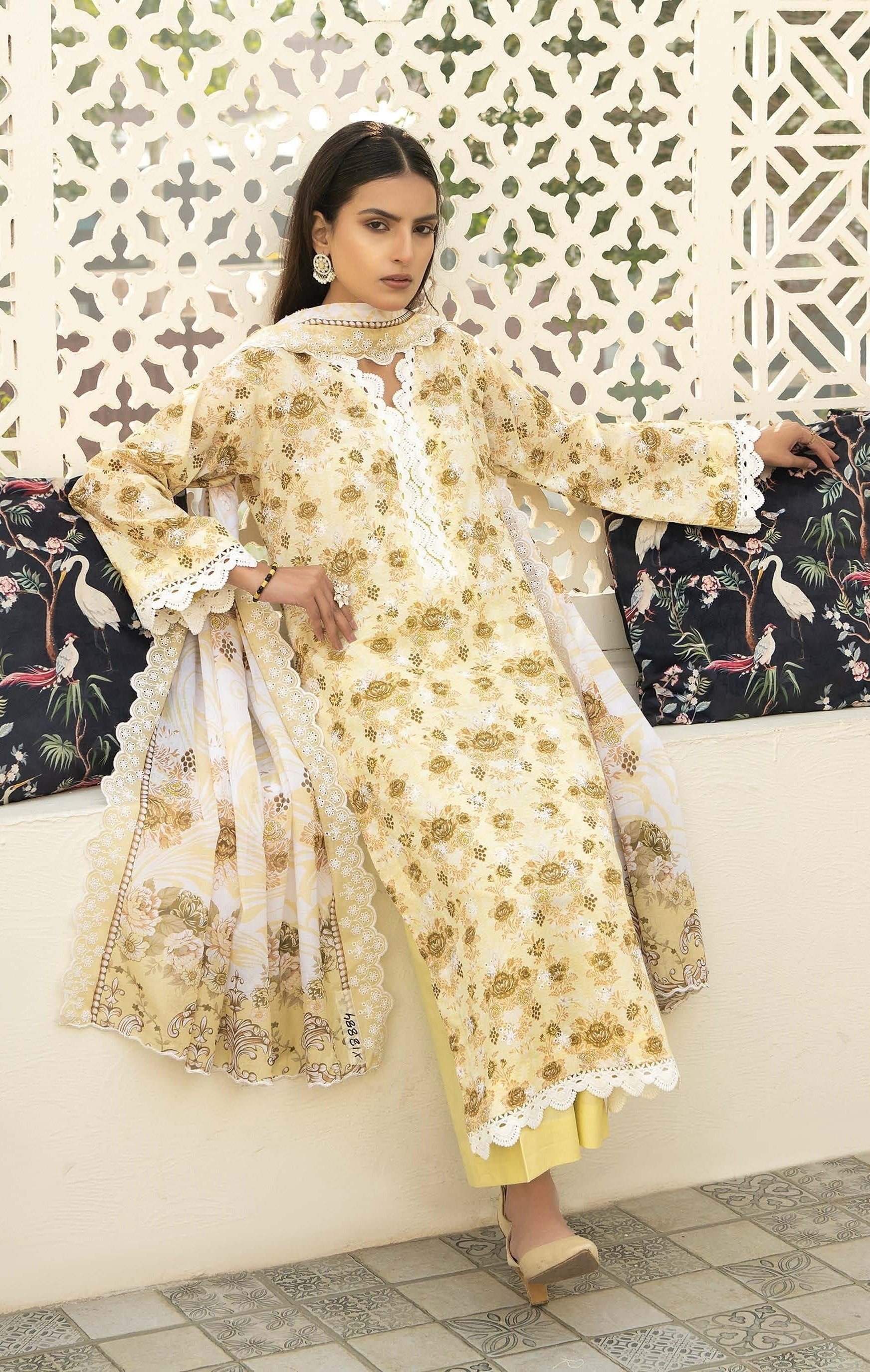 Mashaál by Riaz Arts – D/03     | Embroidered Lawn Shirt with Embroidered Lawn Voile Dupatta