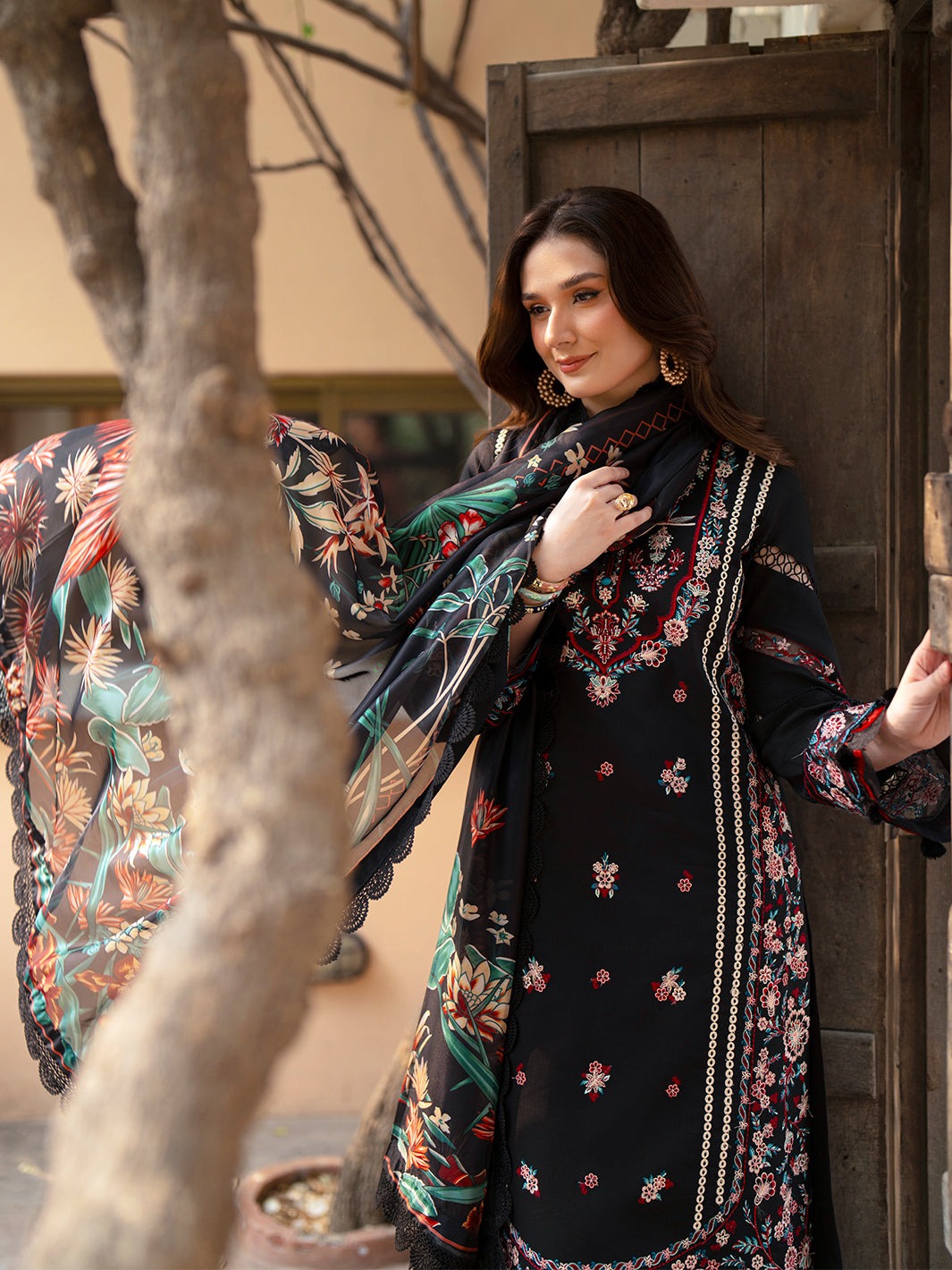 AN-007 | Angan By Mahnur - Embroidered Lawn '26