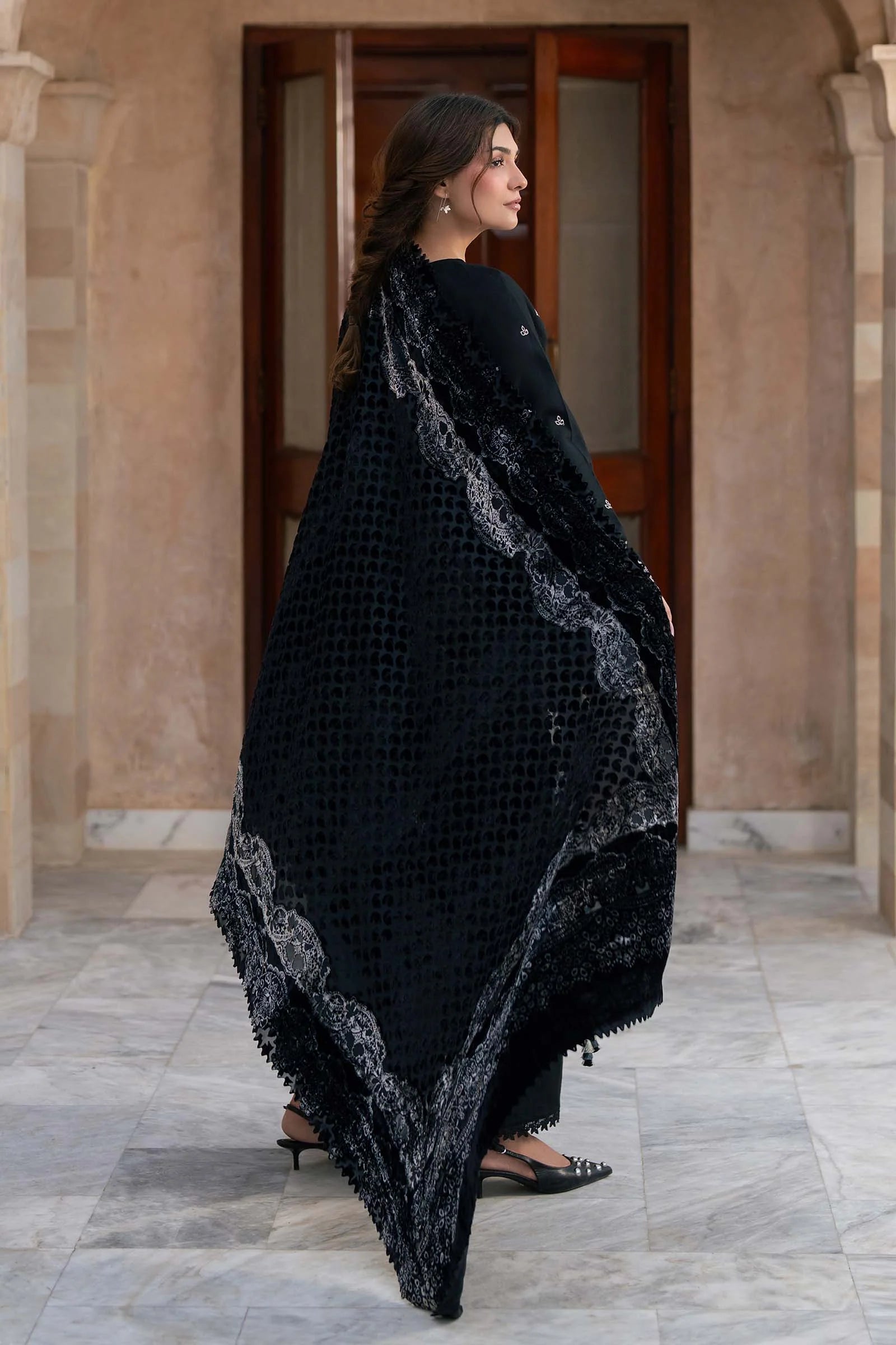 BLACK - Raaya The Plush Edit '26