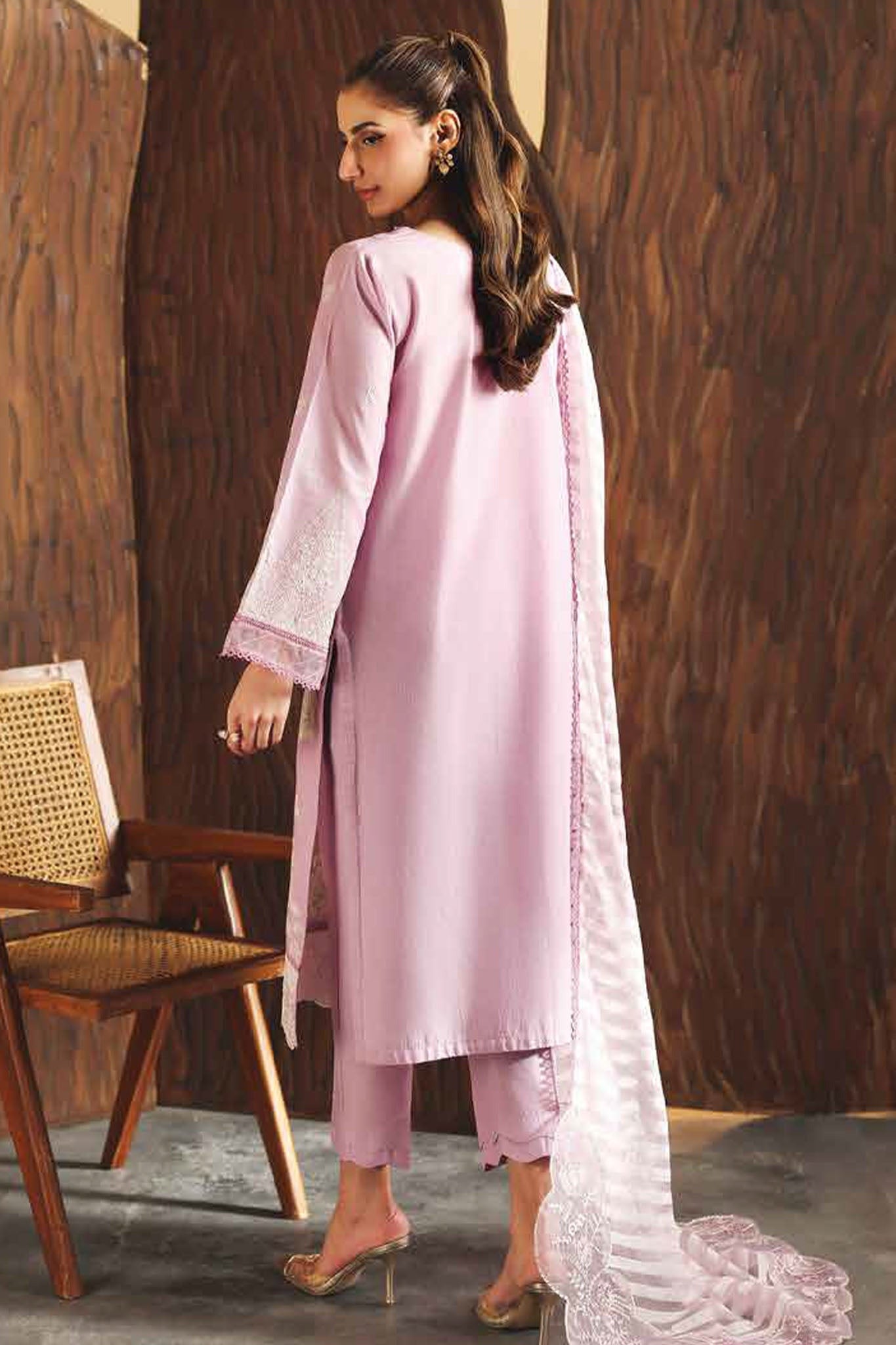 Daria by Riaz Arts DL-03 – Embroidered Lawn 3 Piece Unstitched Suit