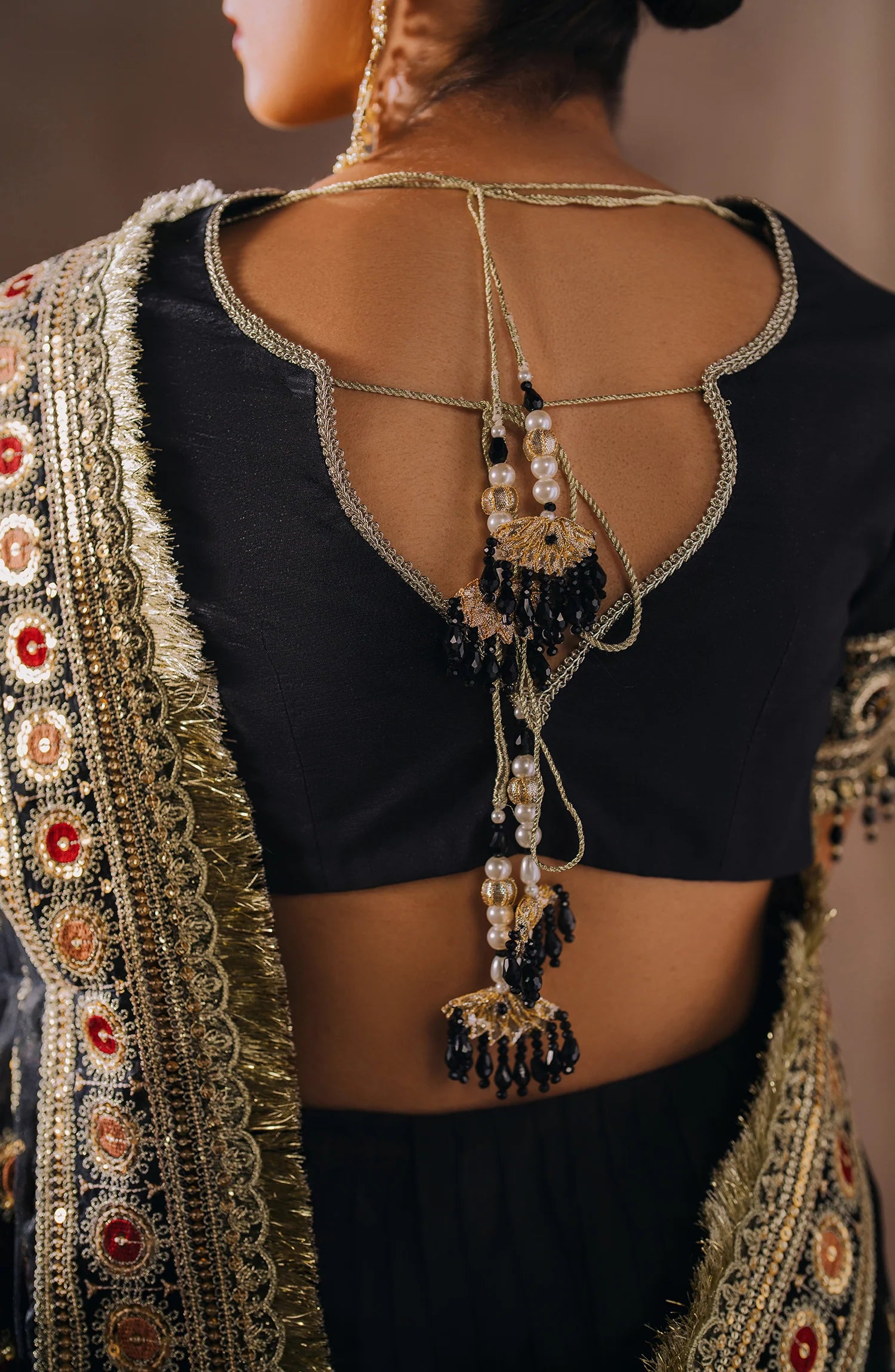 Sal Jaan – Hand-Embellished Black Organza & Tussel Silk Festive Saree