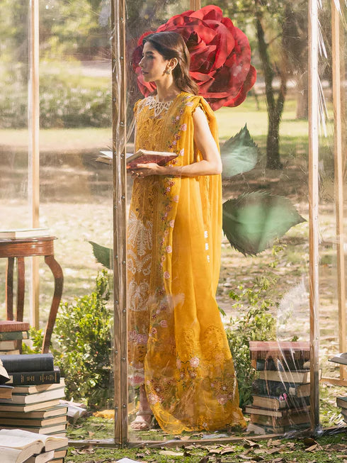 ET - 02 | 3 PC Luxury Lawn - Parishay