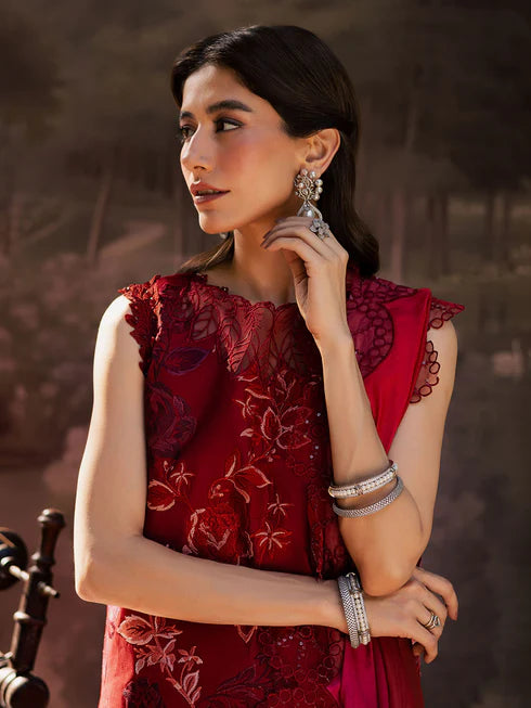 ET - 04 | 3 PC Luxury Lawn - Parishay