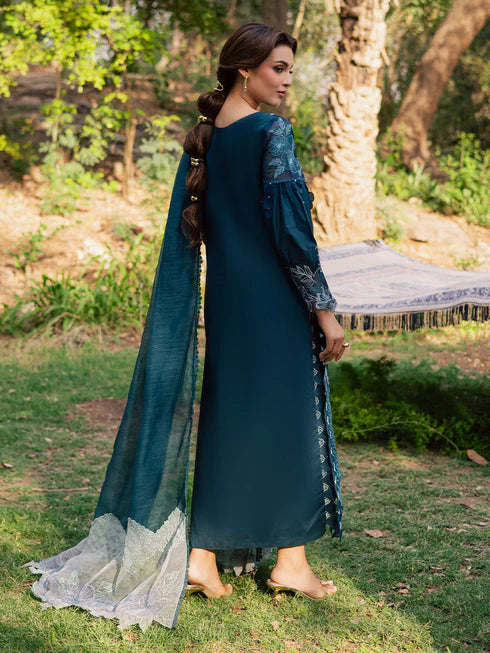 ET - 05 | 3 PC Luxury Lawn - Parishay