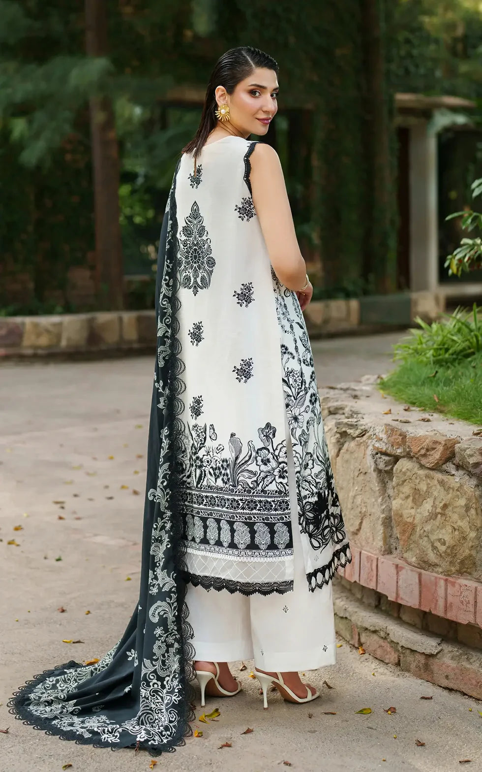 Ember Glow 3pcs Embroidered Unstitched Winter