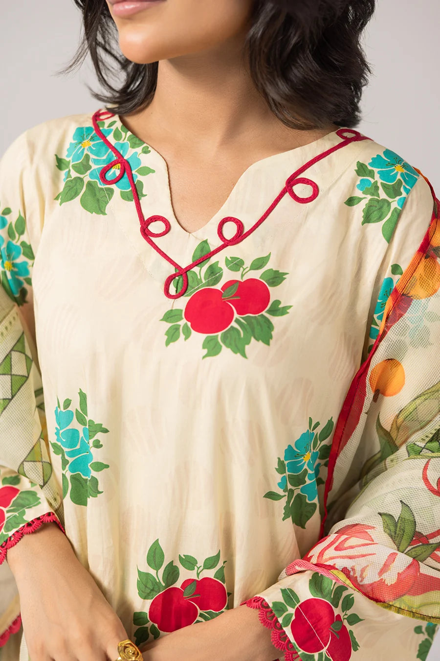 Golden Glow-Printed Luxury Zeenat Pret(3Pcs)