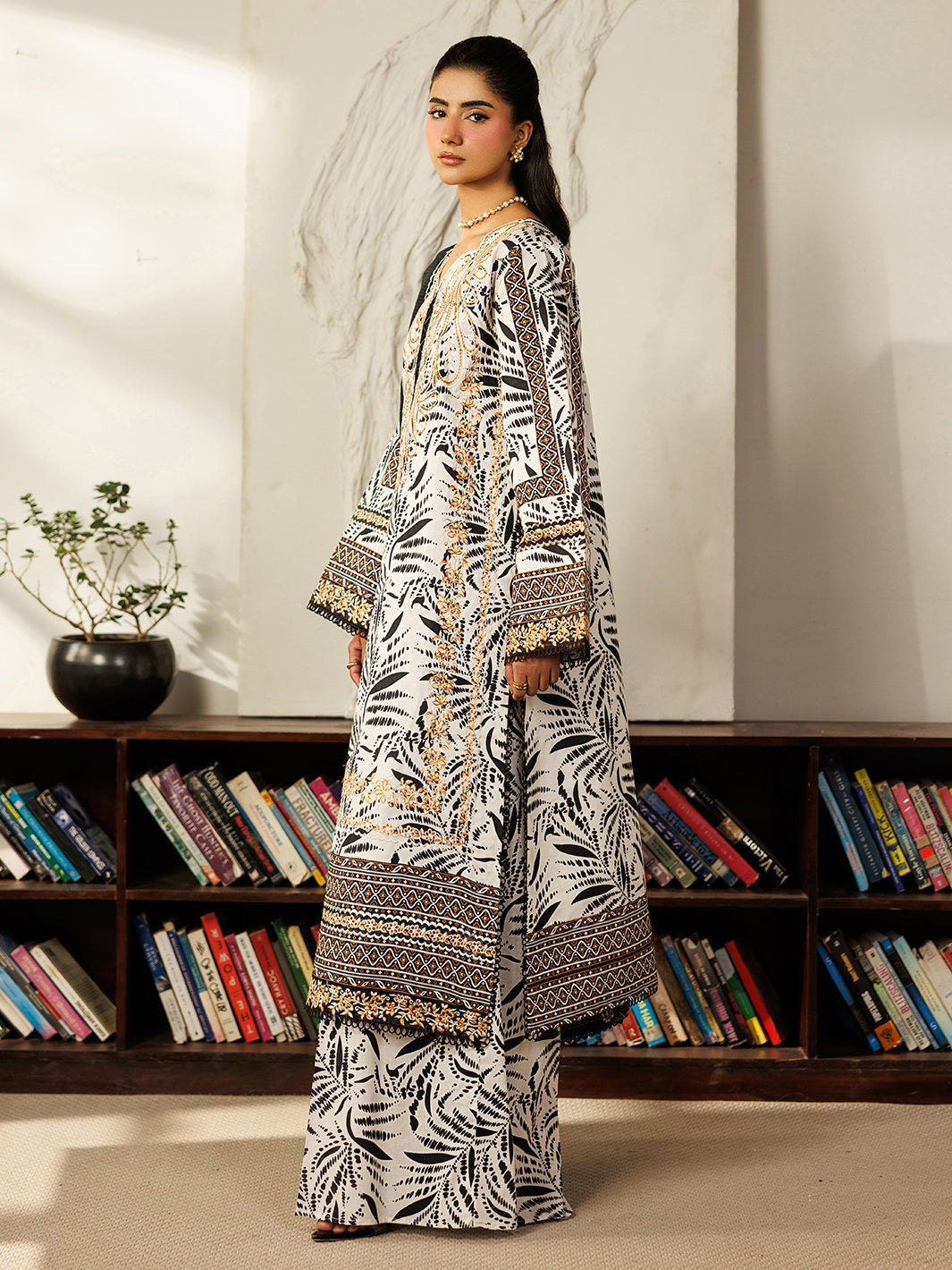 L-08 | Leila By Mahnur 3 PC Lawn