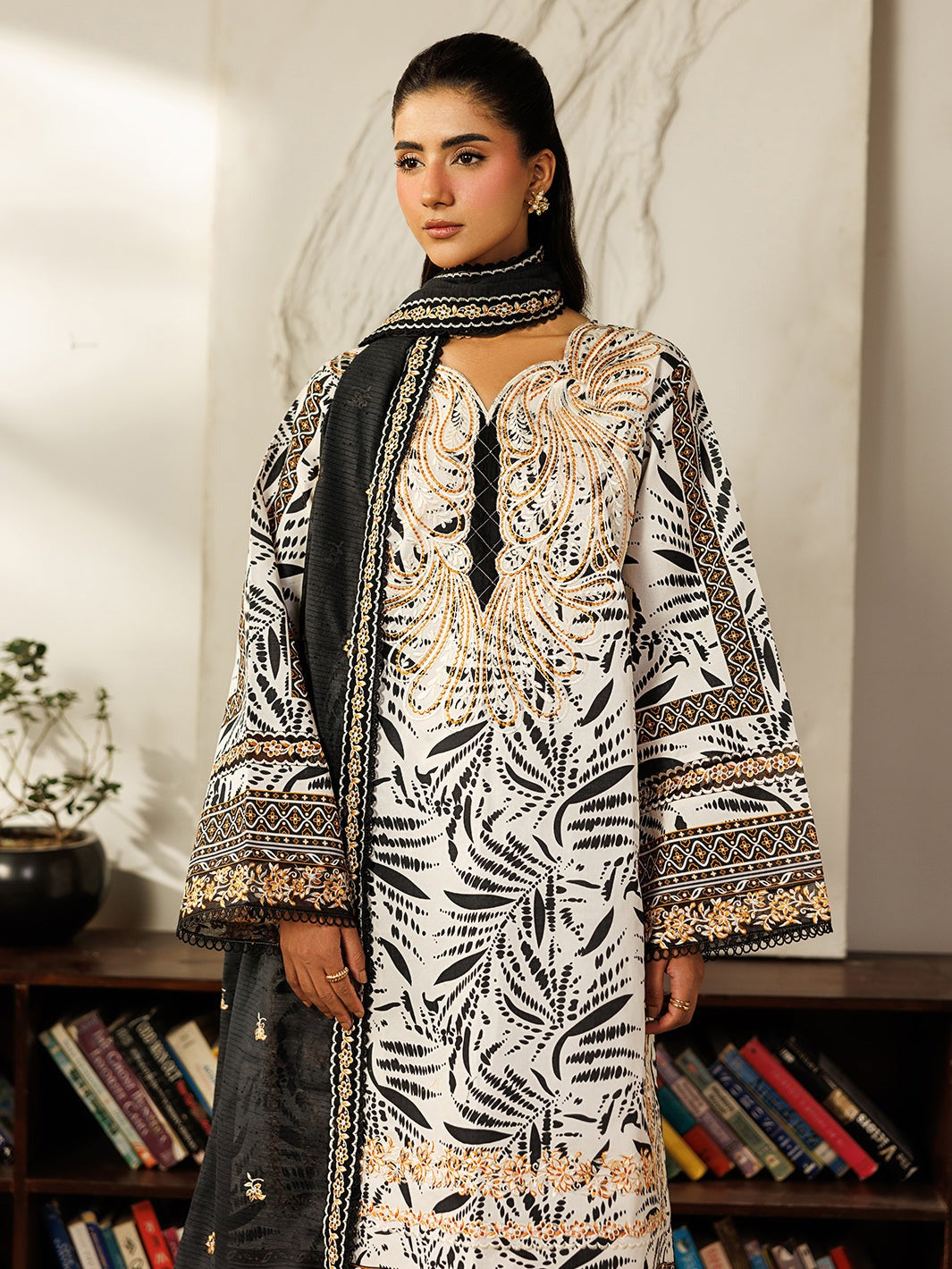 L-08 | Leila By Mahnur 3 PC Lawn