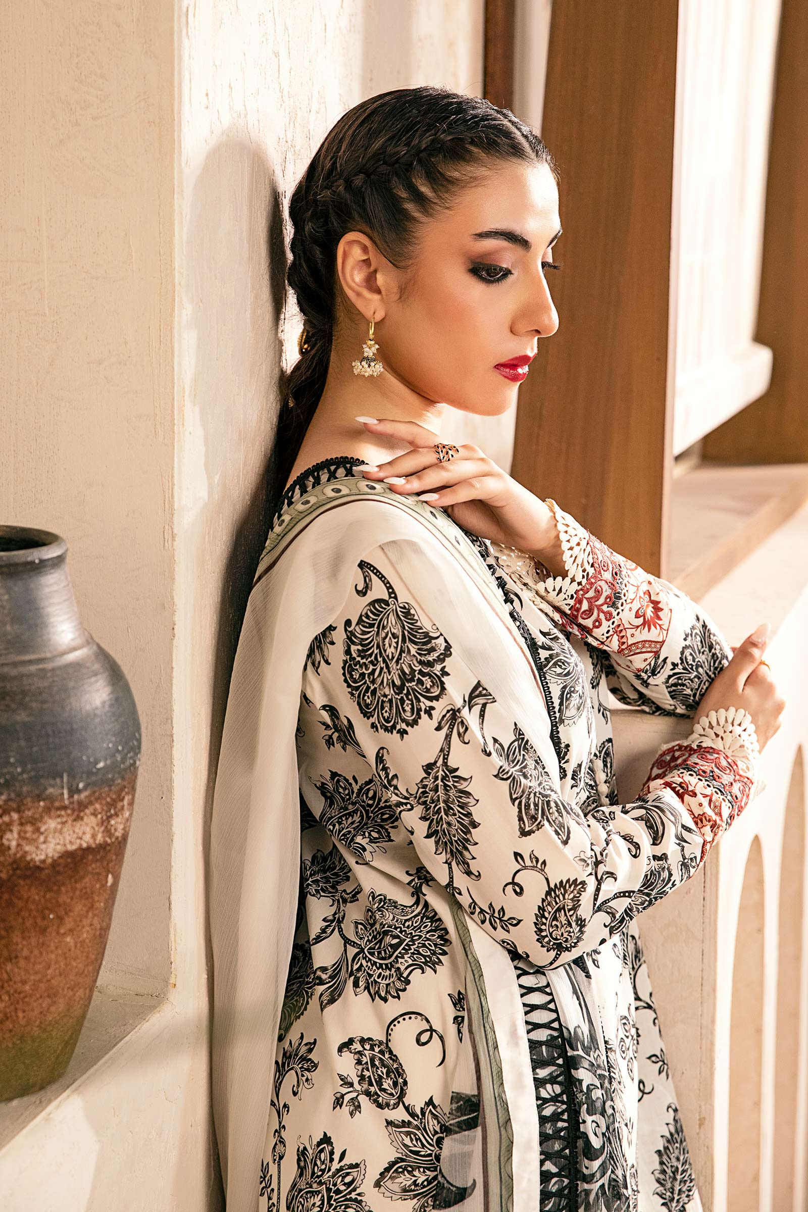 3 Pc Unstitched Embroidered Slub Lawn Suit | MB-CUS25-909A - MARIA.B