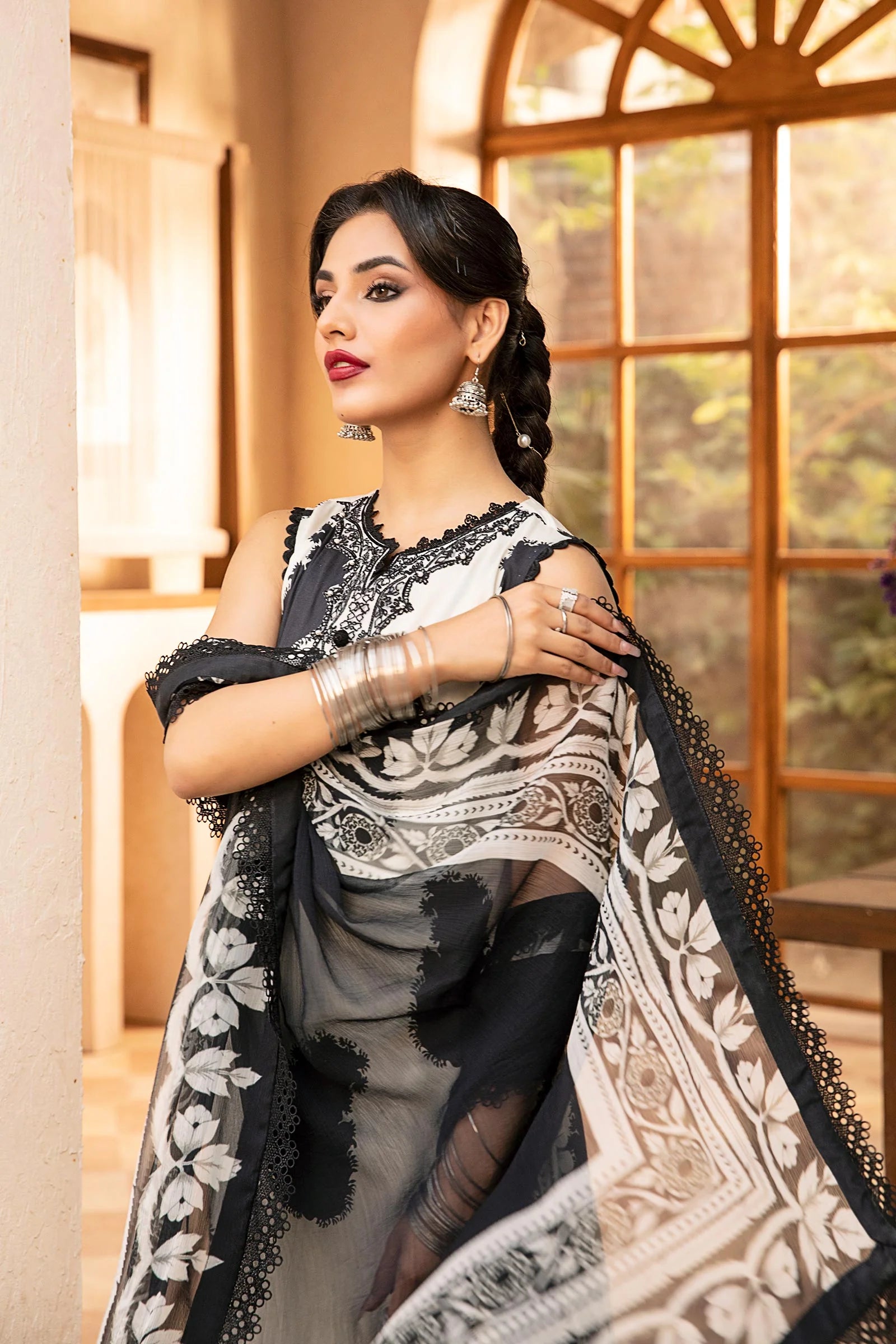 3 Pc Unstitched Embroidered Slub Lawn Suit | MB-CUS25-911B - MARIA.B