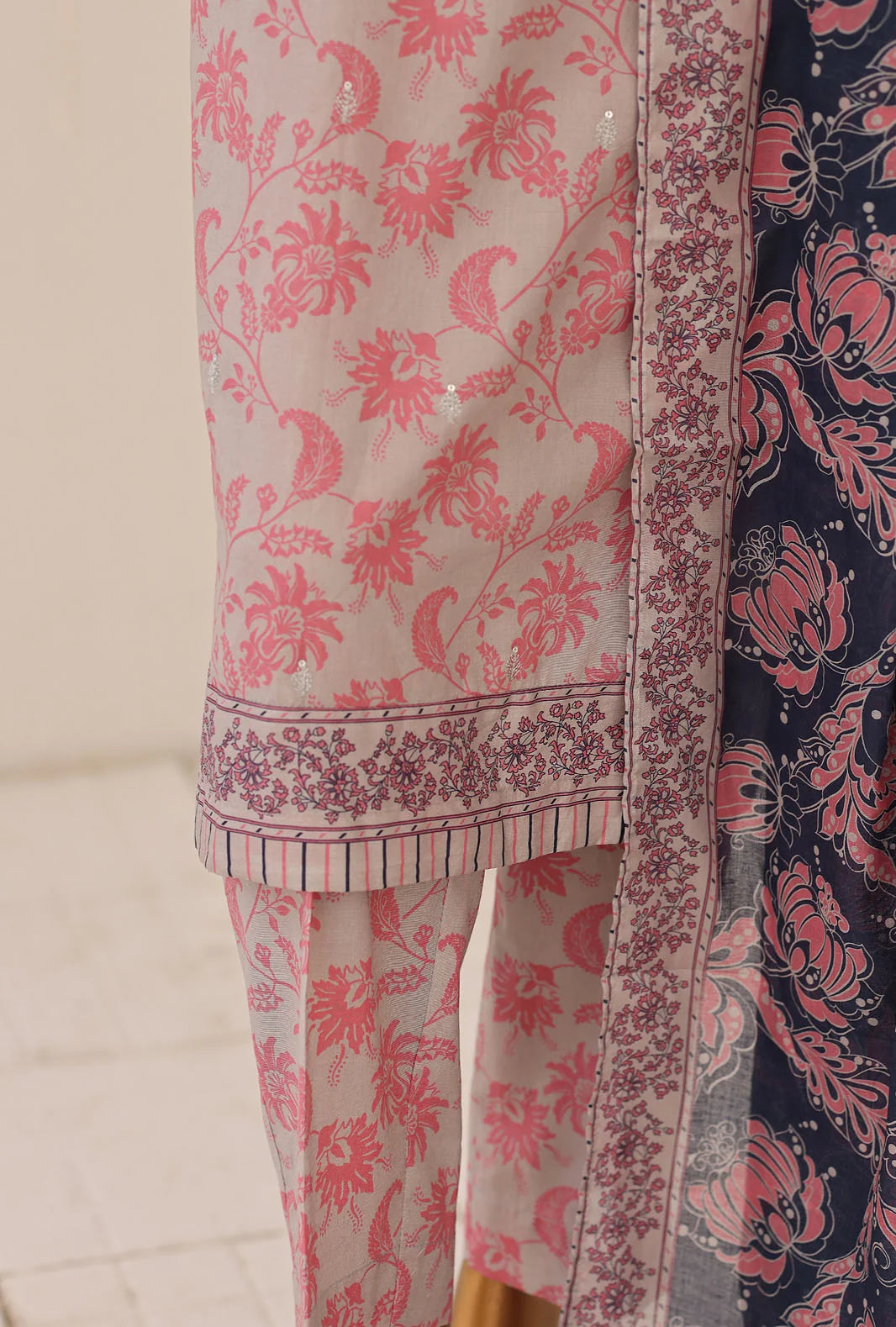 Identic by HZ Textiles Embroidered Lawn Unstitched 3 Piece Suit PDW-3329-E