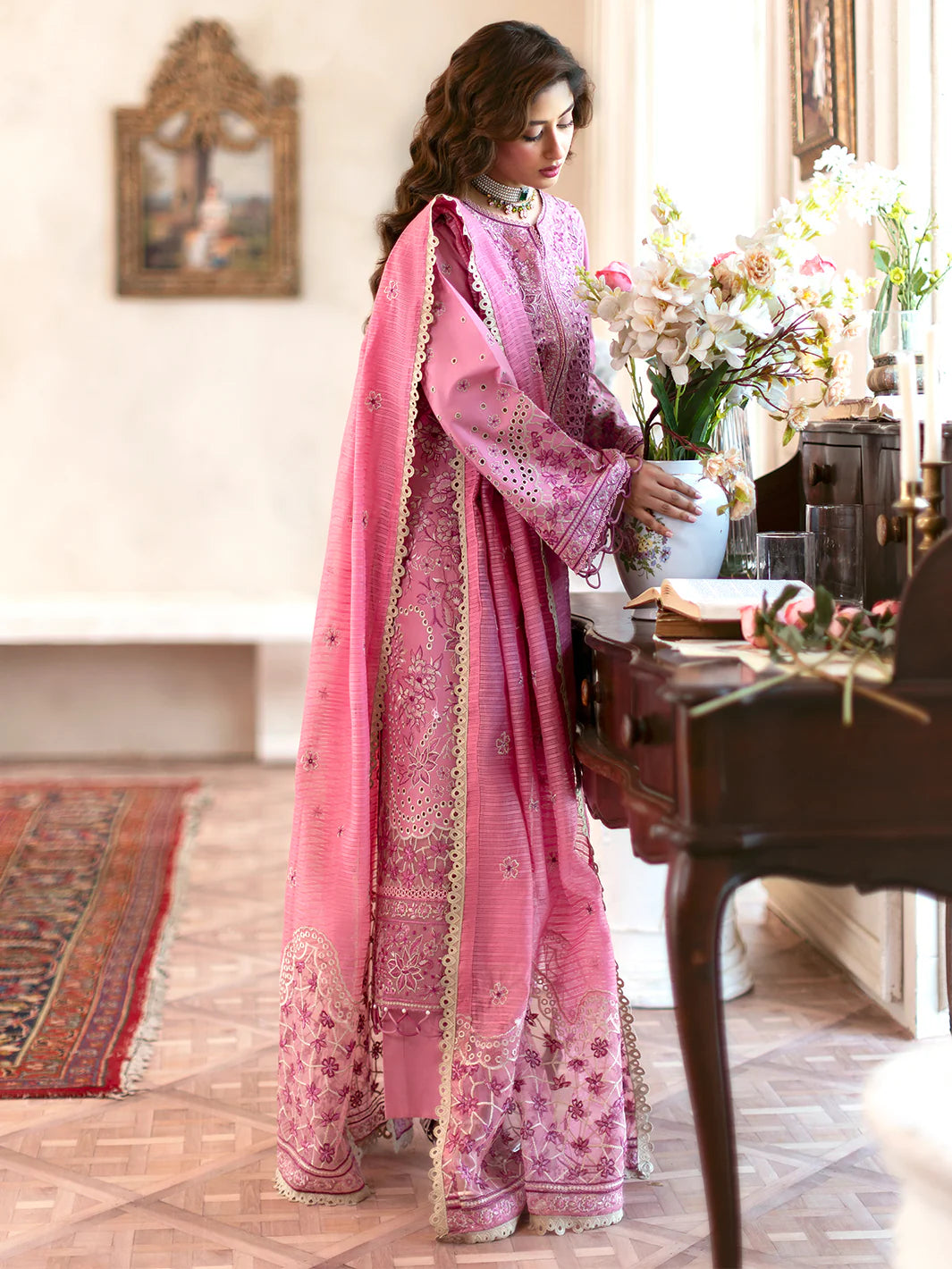 Raha | 3 PC Luxury Lawn - Mahnur
