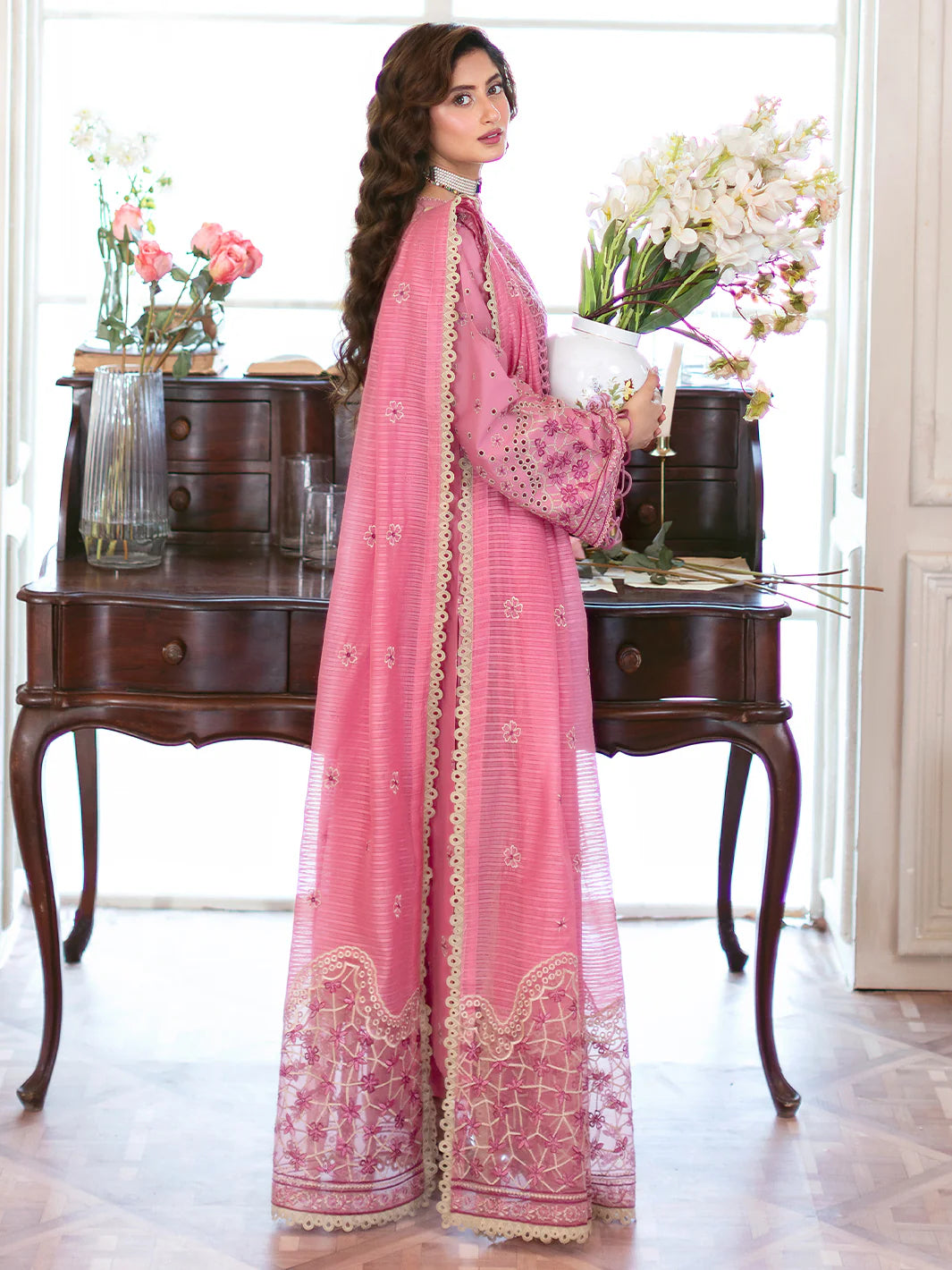 Raha | 3 PC Luxury Lawn - Mahnur