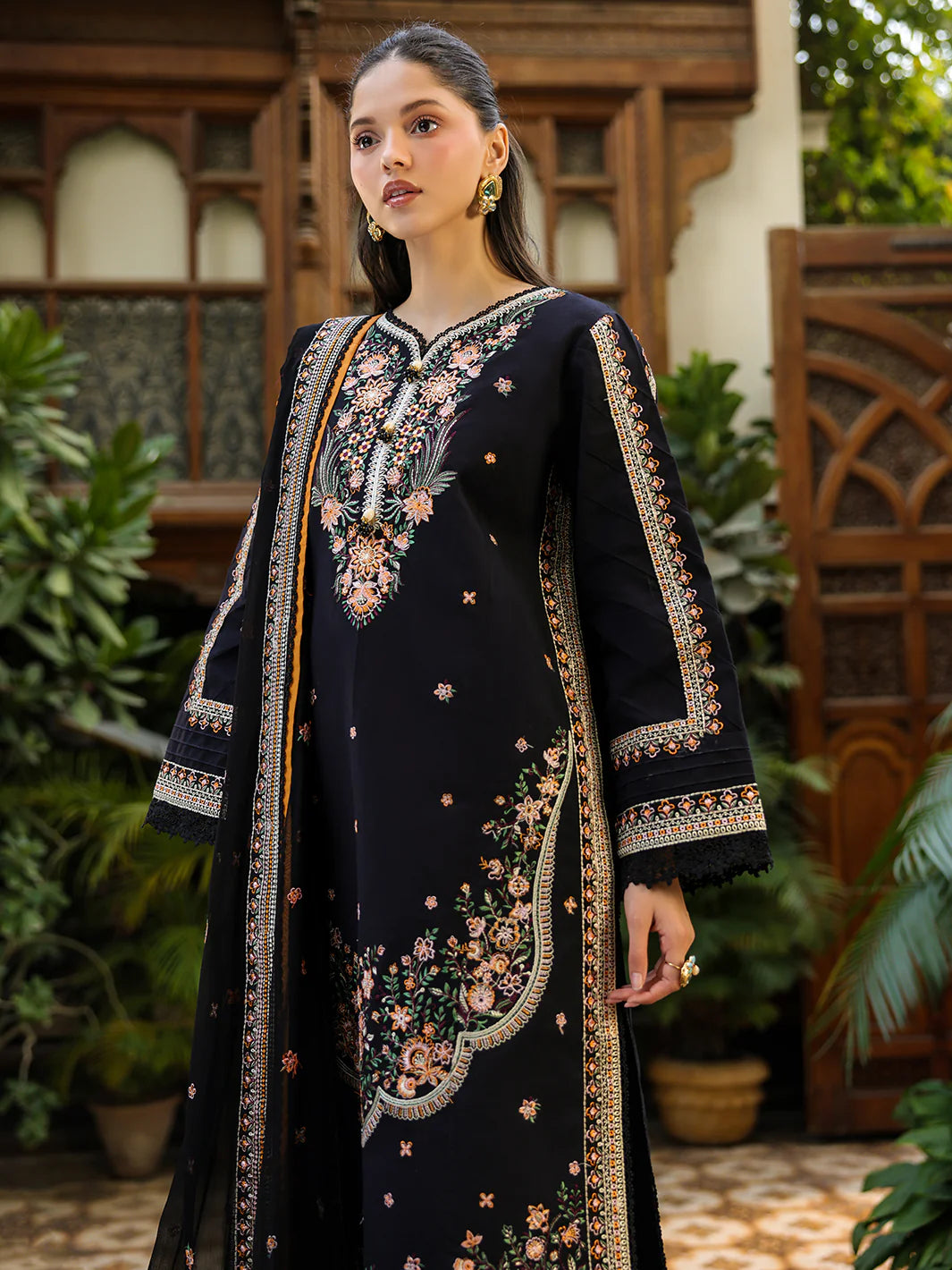 SH-06 | SHANAYA LAWN 26 VOL 2 BY MAHNUR