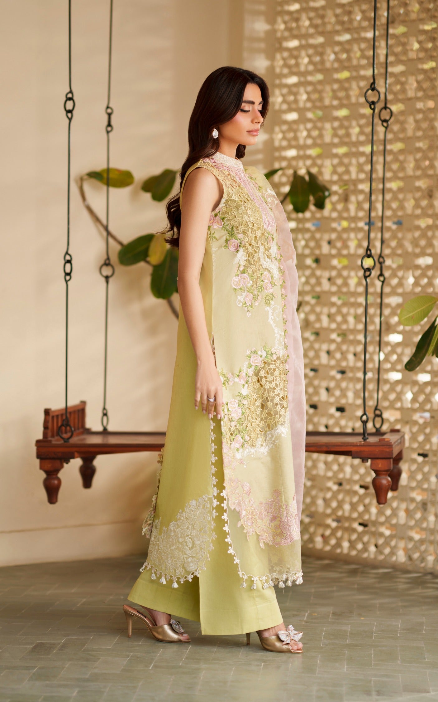 Heirloom VUL26-03 | Versa Luxury Embroidered Lawn 3pc
