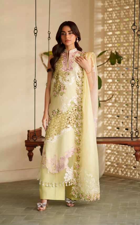 Heirloom VUL26-03 | Versa Luxury Embroidered Lawn 3pc