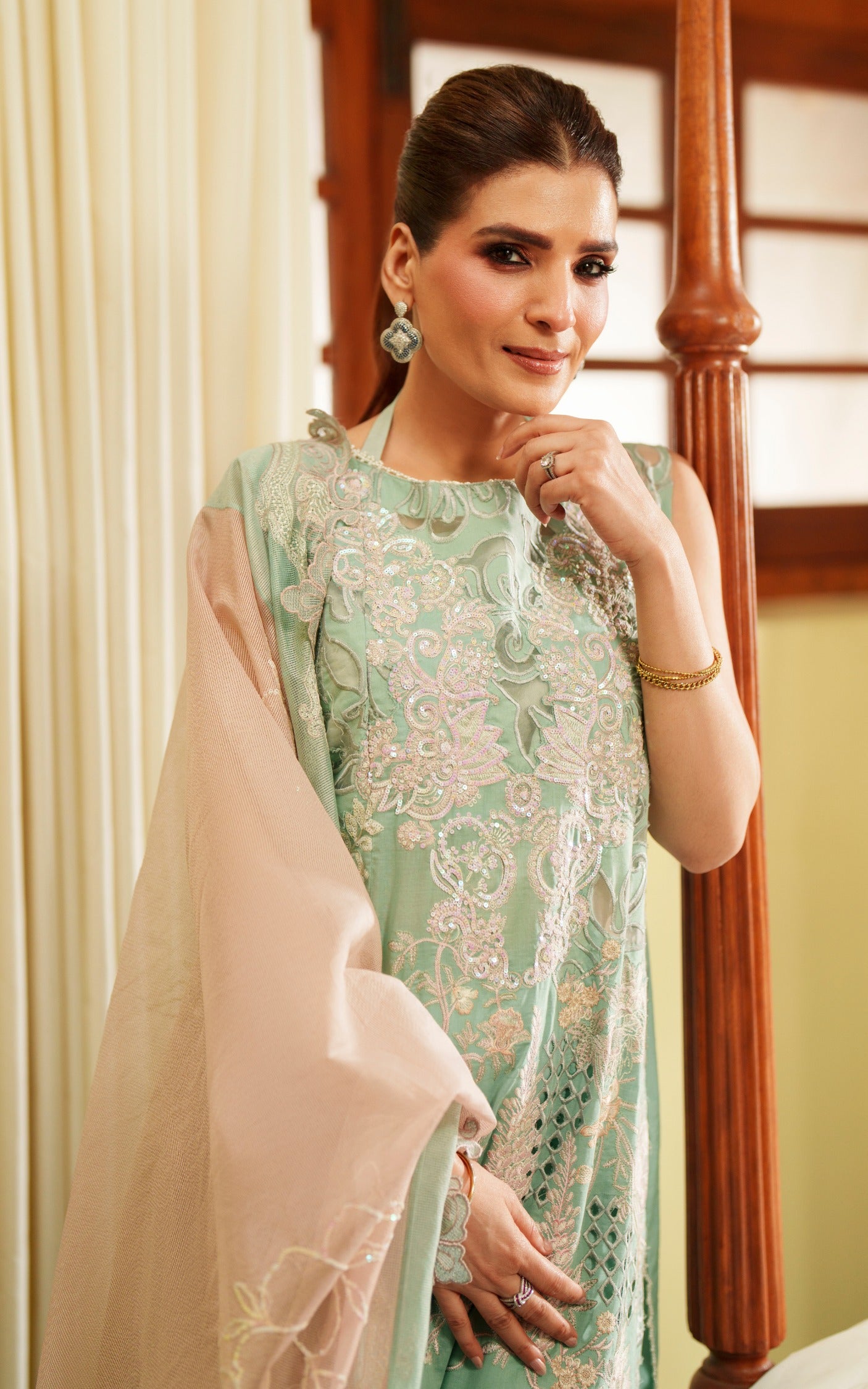 The Visionary VUL26-06 | Versa Luxury Embroidered Lawn 3pc