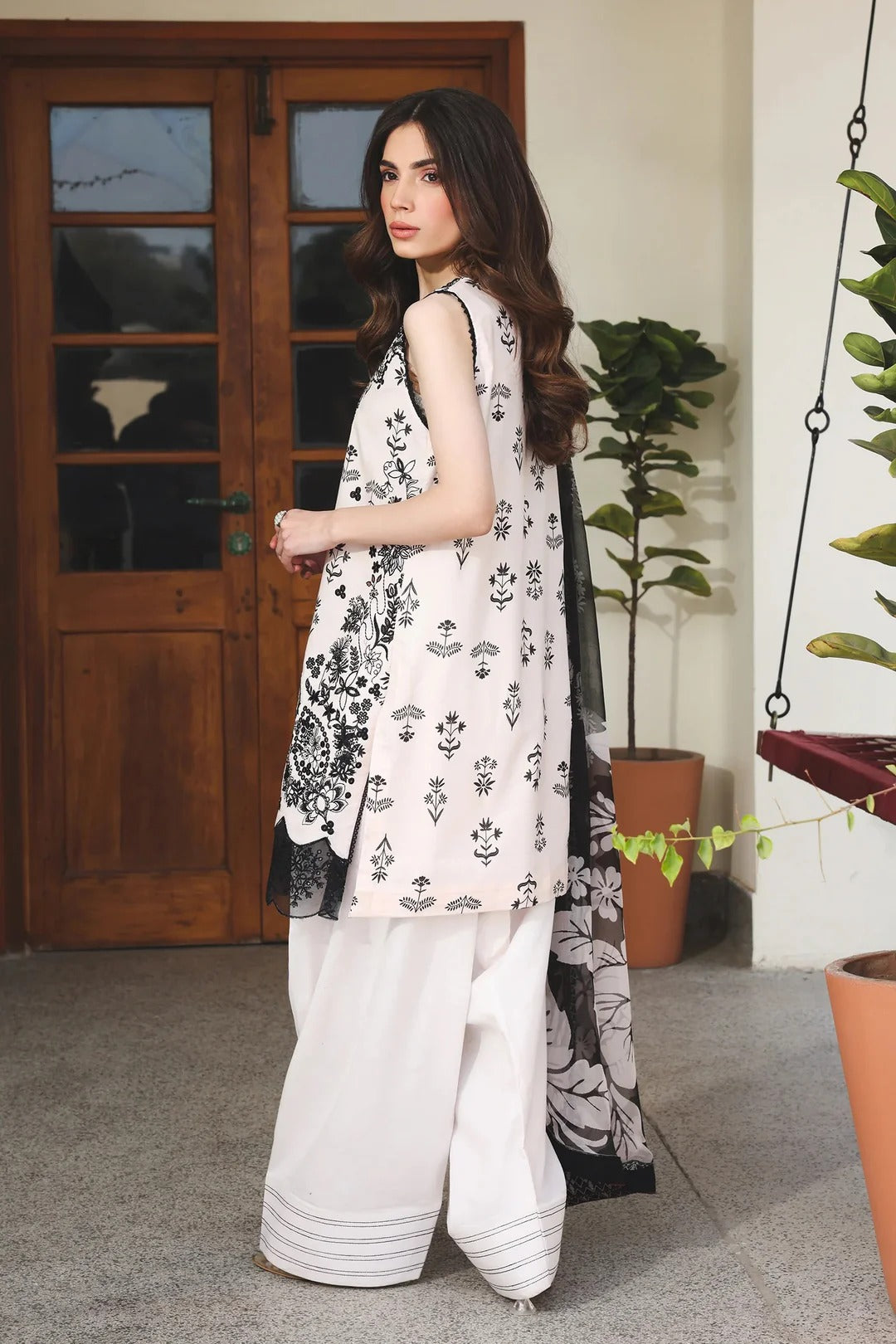 D-04 (Iris)) | Zinnia By Raaya