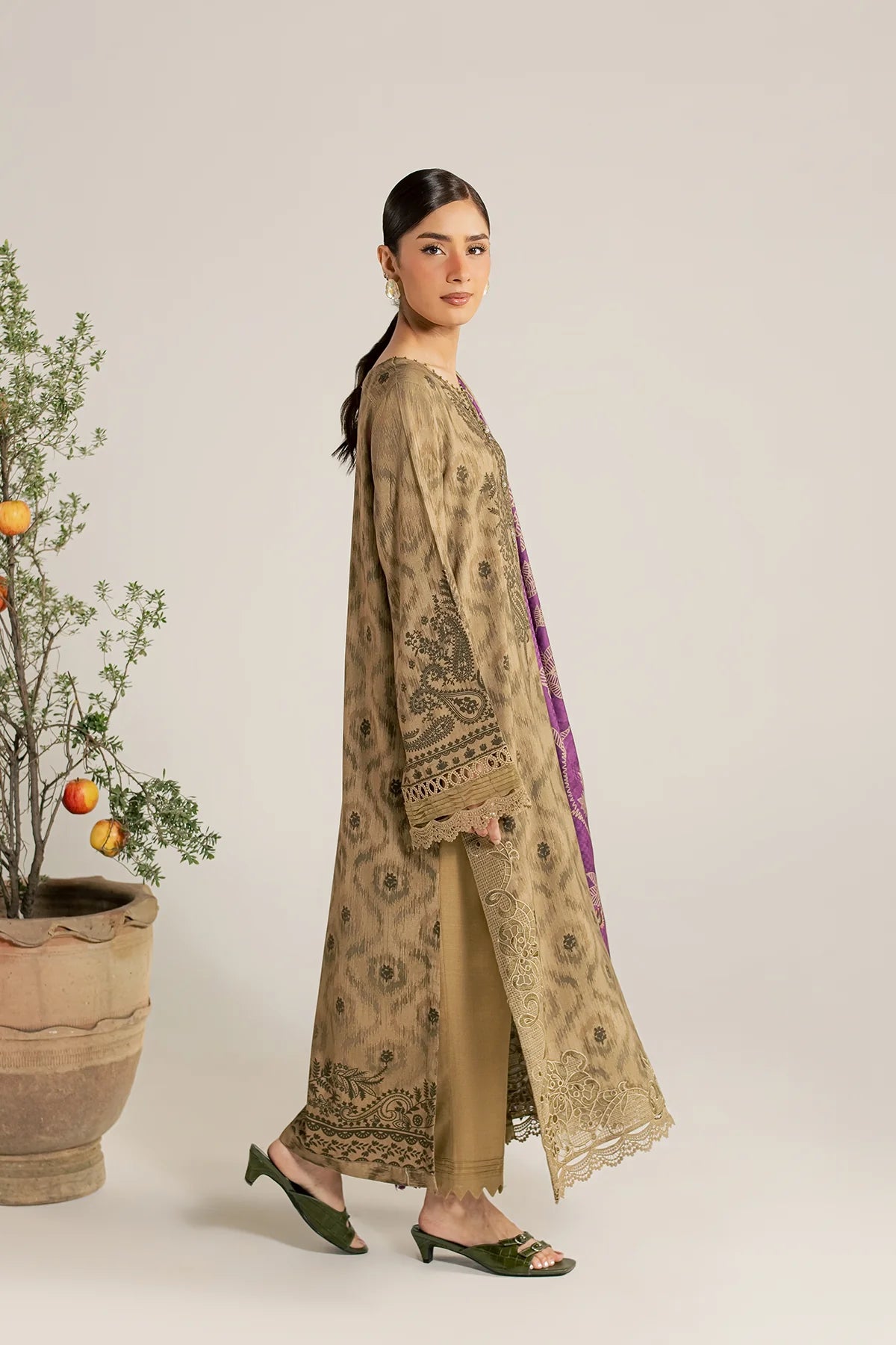 DA-157 - DAHLIA BY DARIA